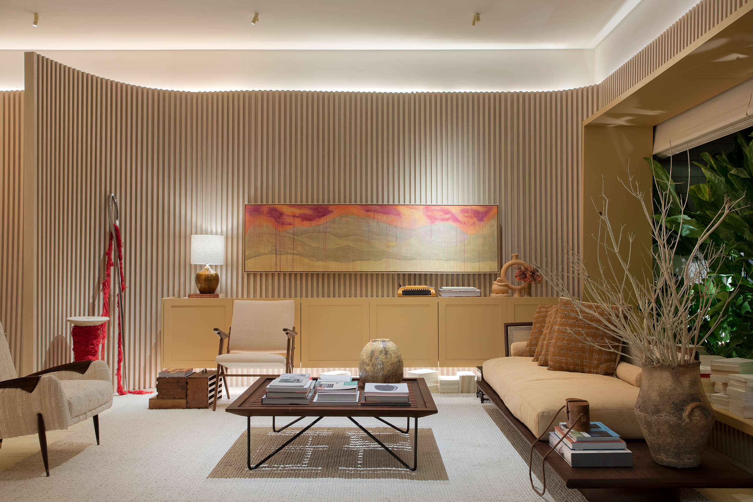 gabriel fernandes casacor sao paulo 2022 somos decoracao mostras design ripado madeira sofa quadro jardim mesa poltrona