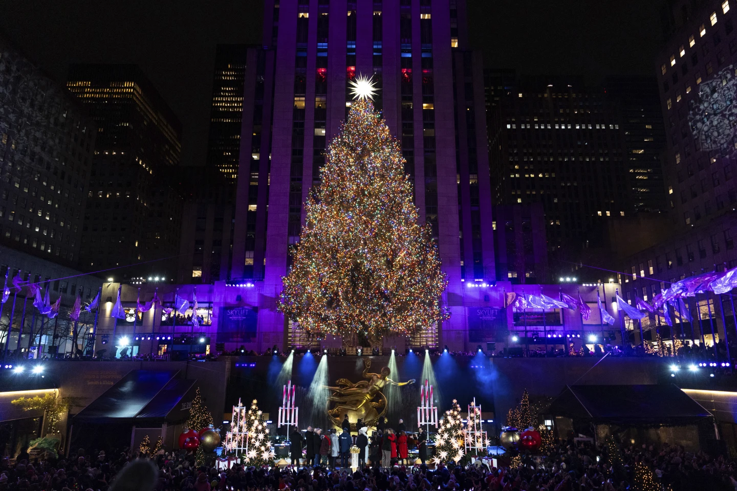 Tradicional árvore de Natal do Rockefeller Center, em Nova Iorque. (