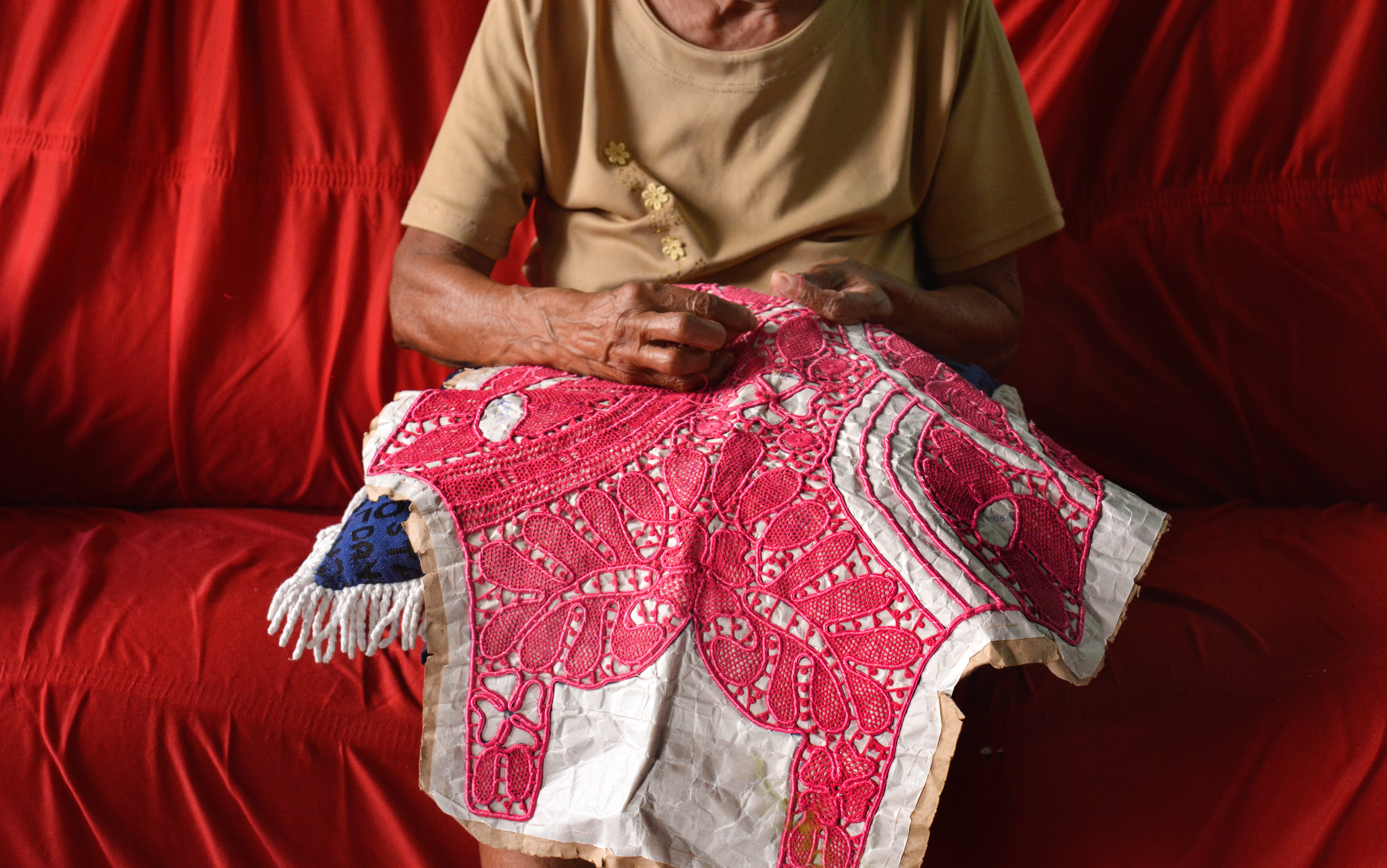 Dia do Artesão "Têxteis do Brasil": livro inédito documenta histórias de rendas e bordados