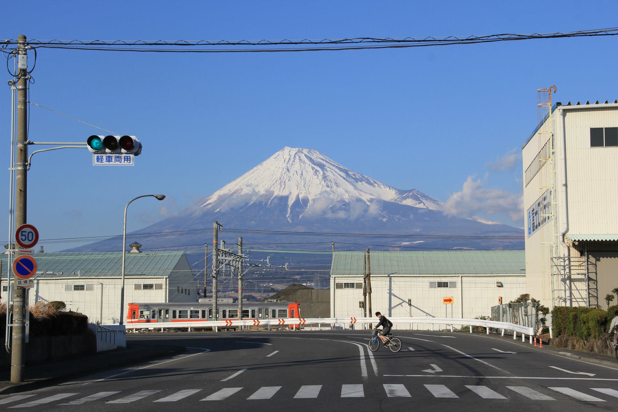 Monte Fuji visto da cidade de Fujinomiya. na província de Shizuoka.