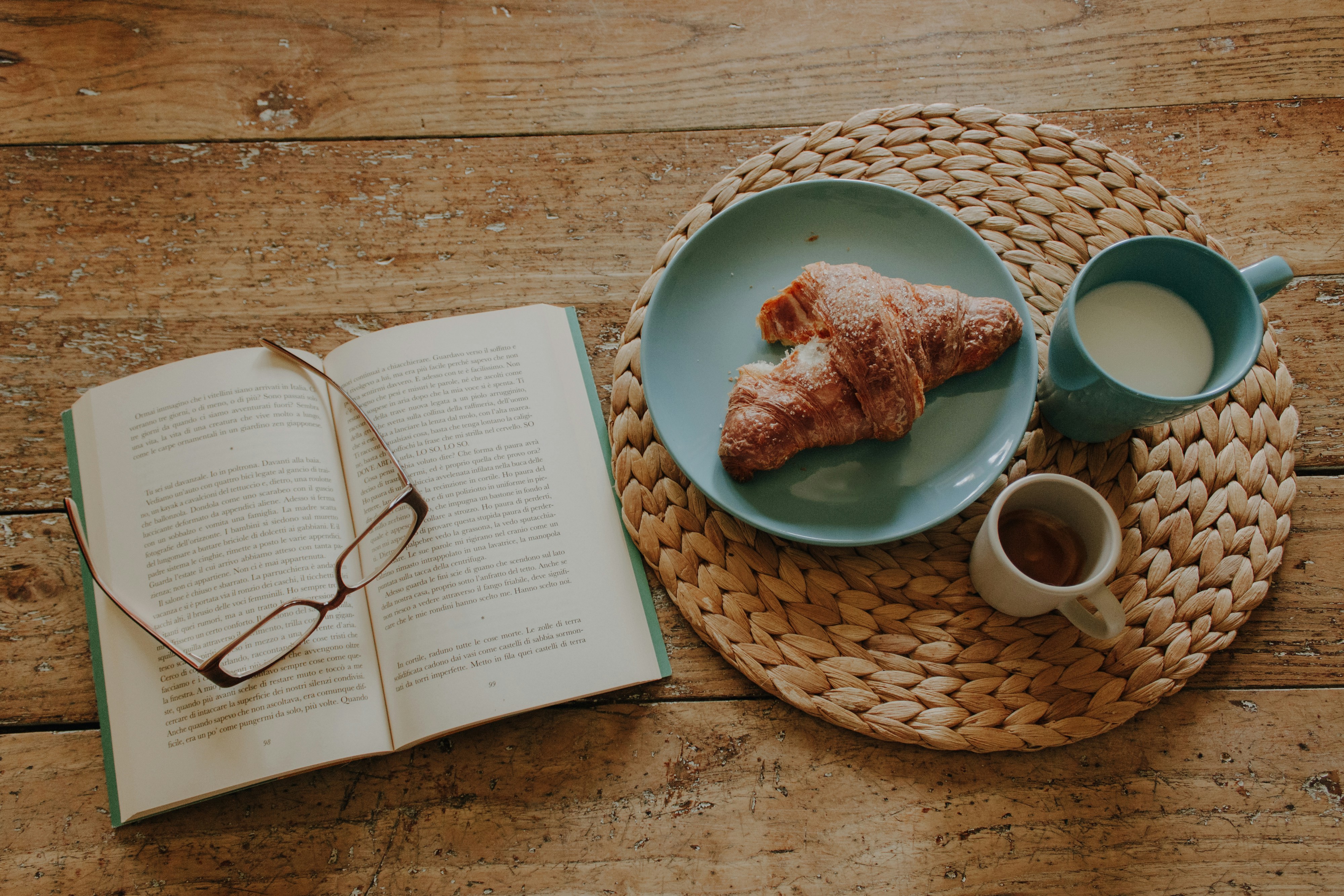 café da manhã -livro -leitura - rotina