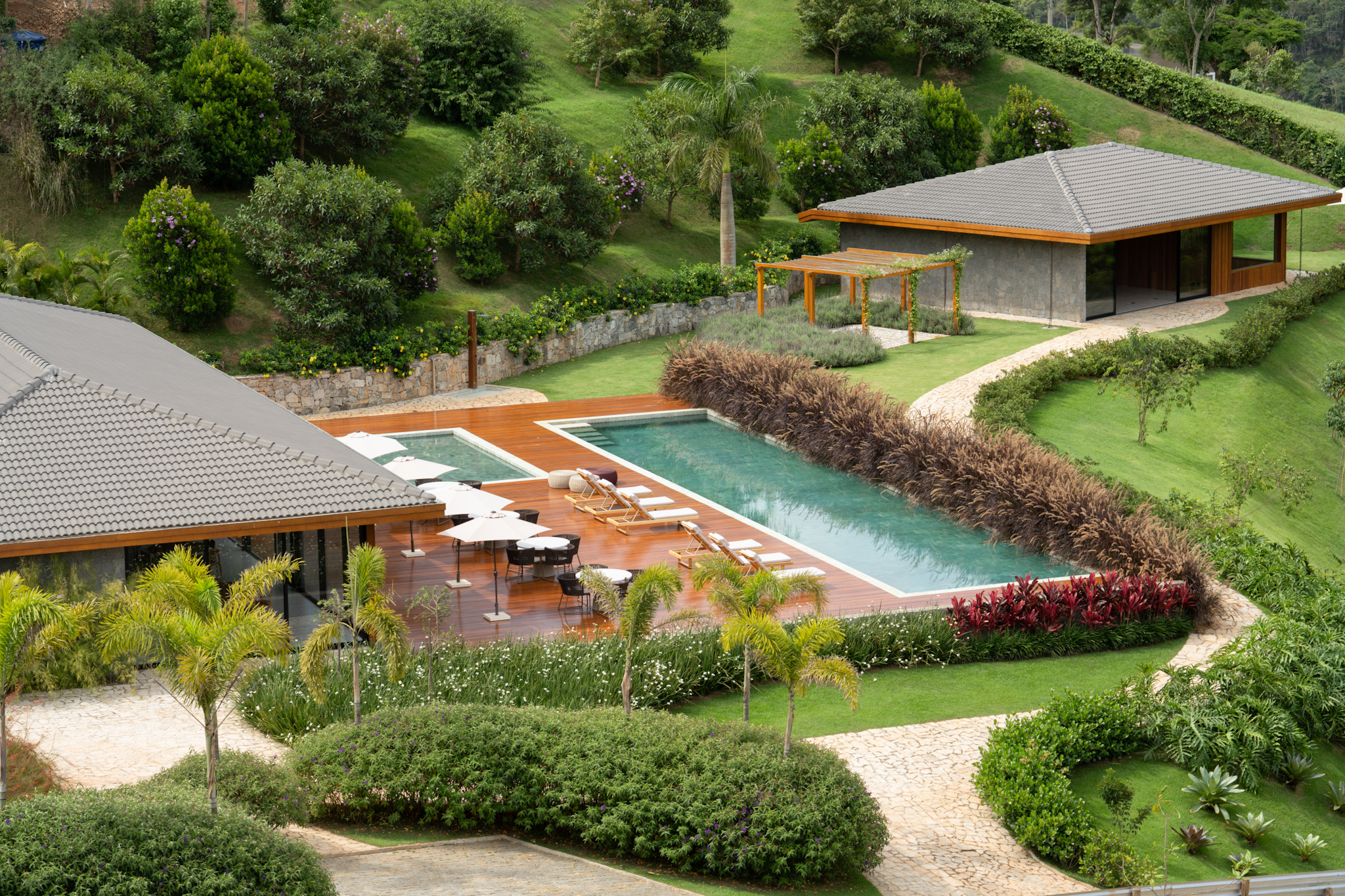 Ana Veras assina jardim sensorial de 10 mil m² em Teresópolis